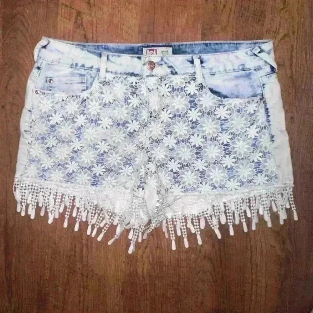 LEI! Woman’s Shorts Size 13, Blue Jean with White hanging fringe!